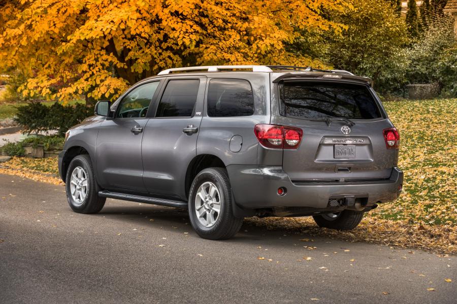  Toyota Sequoia SR5 2017 года  (фото 7 из 21)